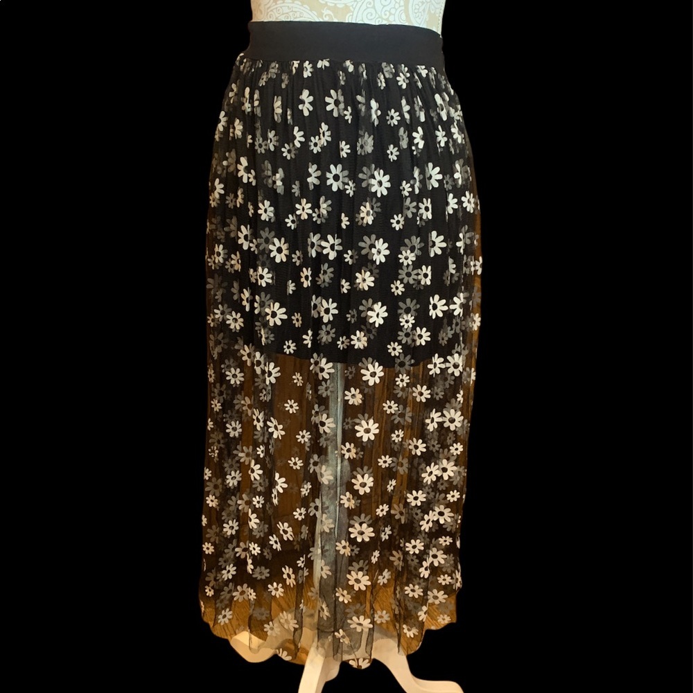 Navi mini/midi sheer tulle skirt